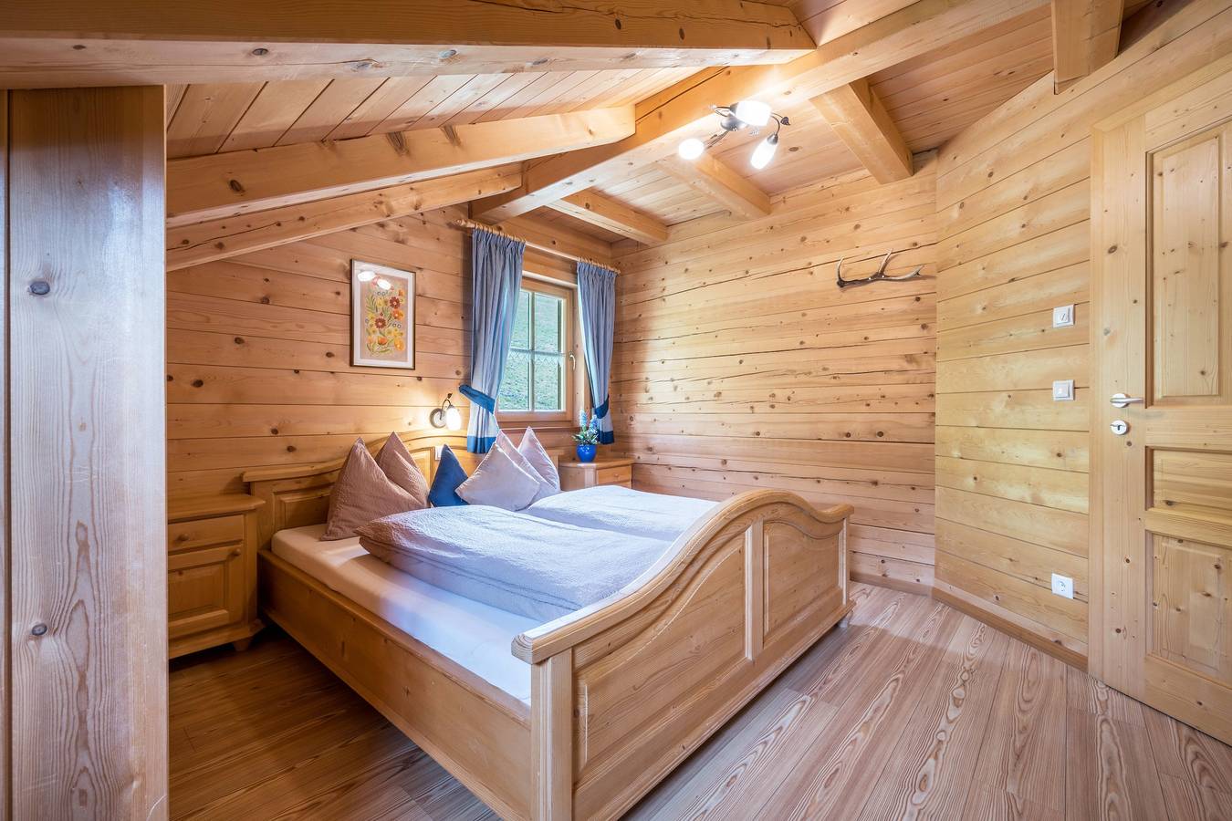 Entire apartment, Apartment "Ferienhaus Pichlerhof" with Mountain View, Shared Garden & Wi-Fi in Pfunders, Vintl