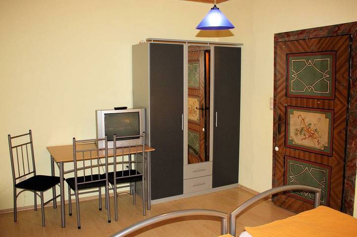Ferienwohnung für 8 Personen, mit Garten und Sauna in Egloffstein - 2