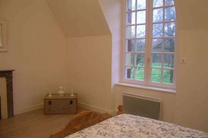 Gîte pour 8 personnes, avec jardin, animaux acceptés à Trévol - 3