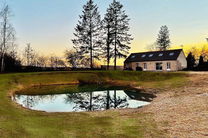 Cottage pour 14 personnes, avec terrasse, animaux acceptés à Gravon