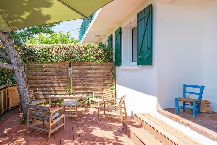 Family Basque House with South-Facing Terrace, Sainte-Barbe, Walk to Beach – Saint-Jean-de-Luz