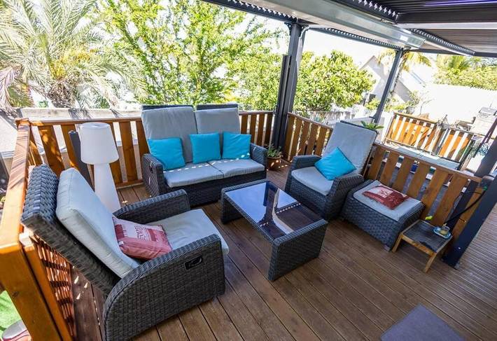 Location de vacances pour 7 personnes, avec jardin ainsi que bassin pour enfant et piscine, adapté aux familles dans Plage de Trou d'eau - 3