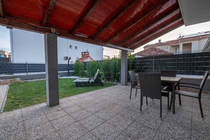 Ferienhaus für 5 Personen, mit Garten in Sukosan - 2