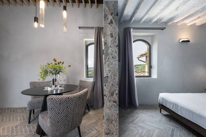 Geheel appartement, Vakantieappartement "Suite Fattoressa" met gedeeld zwembad en wifi in San Gimignano, Provincie Siena