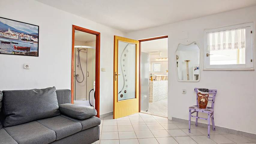 Gîte pour 8 personnes, avec terrasse à Rogoznica - 4