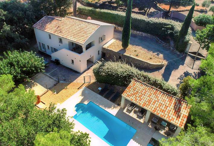 Gîte pour 8 personnes, avec Piscine