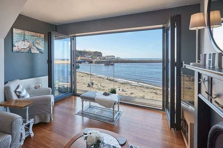 Vacation rental for 4 people, with Balcony and Terrace as well as Yard in England