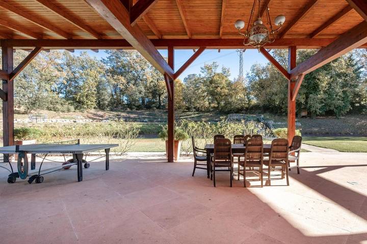 Chalet para 16 personas, con jardín además de piscina para niños y piscina en Bages - 3