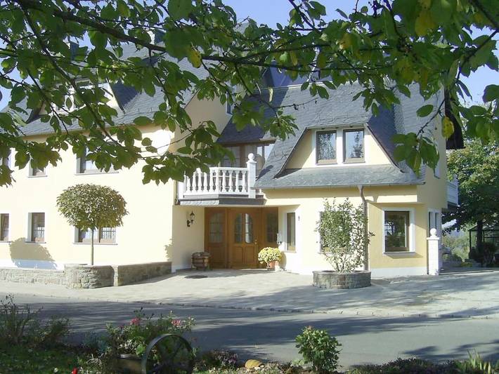 Ferienwohnung für 7 Personen, mit Ausblick und Sauna sowie Garten, mit Haustier