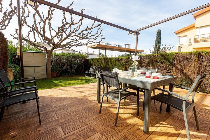 Chalet für 11 Personen, mit Ausblick und Pool sowie Terrasse und Garten, mit Haustier in Roses - 3