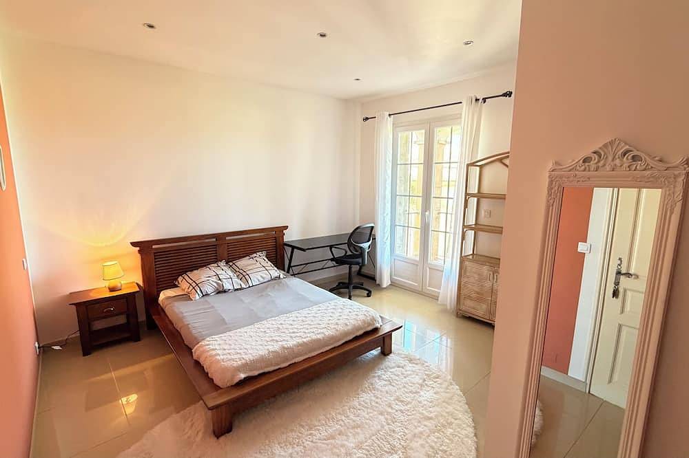 T4 apartment with swimming pool, breakfast included and customizable. in Biguglia, Bastia e dintorni