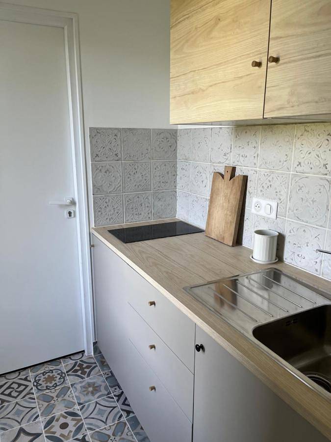 Gîte pour 4 personnes, avec vue ainsi que jardin et terrasse à Gravières - 3