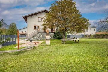 Location de vacances pour 11 personnes, avec balcon et vue, animaux acceptés à Crolles