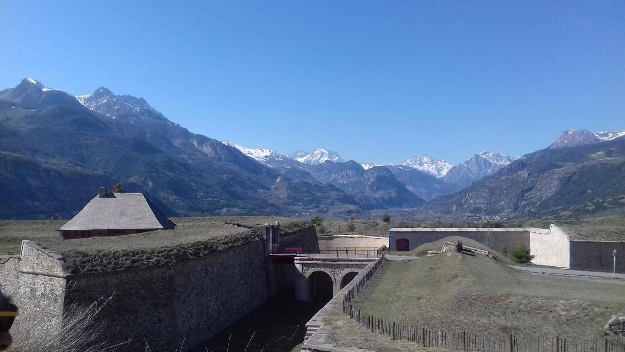 Double Room with Garden View in Mont-Dauphin, Parc national des Écrins
