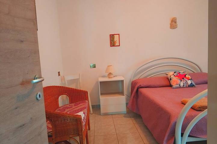 Appartamento intero, Comoda e tranquilla casa vacanza a cala gonone   AC  WIFI Cin It091017C2000P2115 in Cala Gonone, Dorgali