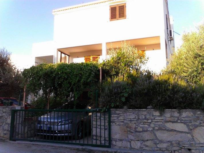 Ganze Wohnung, 2-Zimmer-Ferienwohnung mit Terrasse und Meerblick Rukavac, Vis A-13337-b in Rukavac, Split-Dalmatien