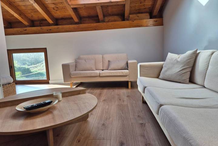 Ganze Wohnung, Charmantes Apartment mit Garten, Wlan, Waschmaschine. Nähe zu Sehenswürdigkeiten. in Tagle, Suances