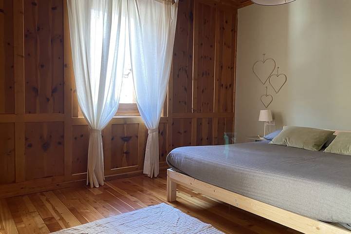 Ganze Wohnung, 90sqm warm and cozy overlooking the square of Isolaccia.5 min from Bormio in Isolaccia, Valdidentro