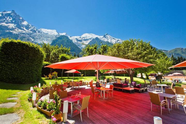 Hôtel pour 2 personnes, avec jacuzzi et piscine ainsi que jardin et sauna, adapté aux familles dans Les Bossons - 3