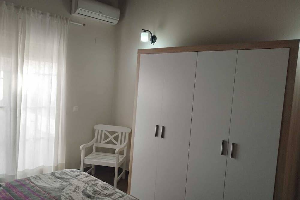 Casa bonaire ideal for families surrounded by a beautiful environment. in Chella, Valencia Province