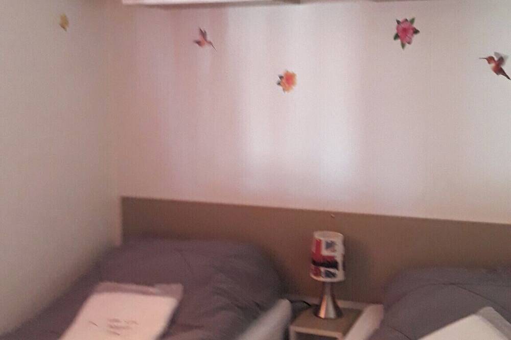 Mobilhom récent.  3 ch.  Village de vacances (Les Sables d'Or au cap d’Agde) in Agde, Côte méditerranéenne (France)