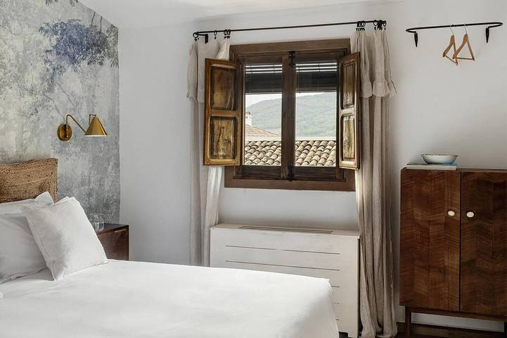Ganze Wohnung, Brand new historic villa with swimming pool.14 people in Guadalupe, Cáceres und Umgebung