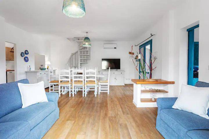 Location de vacances pour 8 personnes, avec terrasse et vue, animaux acceptés dans Cala Bitta - 3