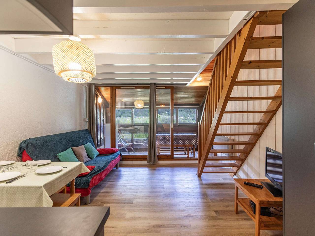 Entire apartment, Renovated T2 with terrace, private parking, bike storage in Cauterets in Cauterets, Pyrenees National Park