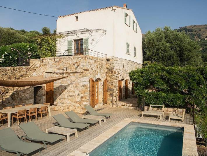 Gîte pour 6 personnes, avec vue ainsi que jardin et piscine - 1