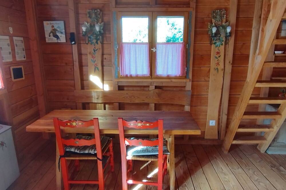 Les Cabanes de Souègnes Chalet le Pinson in Massat, Parc naturel régional des Pyrénées ariégeoises