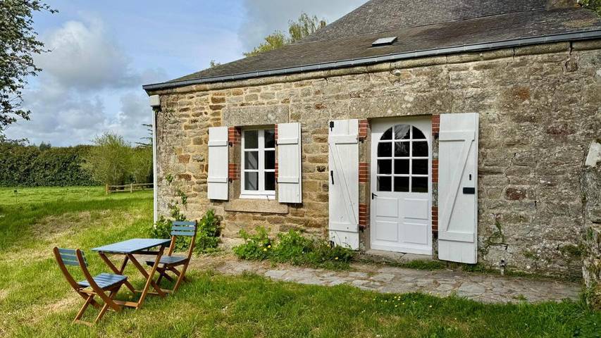 Gîte pour 2 personnes, avec vue et jardin à Berric