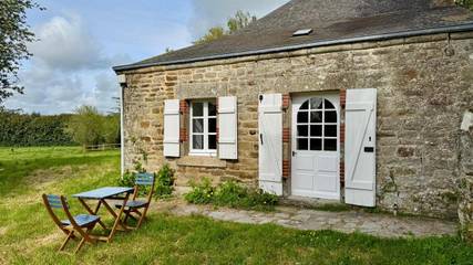 Gîte pour 2 personnes, avec vue et jardin à Berric