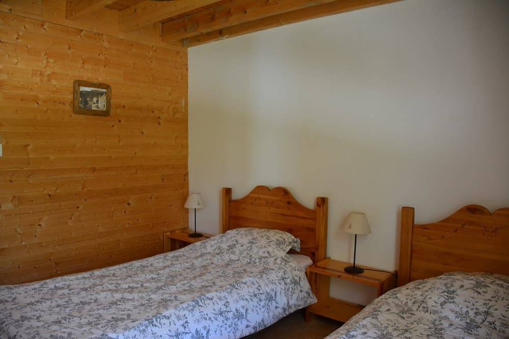 Gîte Les Bruyères in Lans en Vercors - hike, bike in Lans-en-Vercors, Parc naturel régional du Vercors