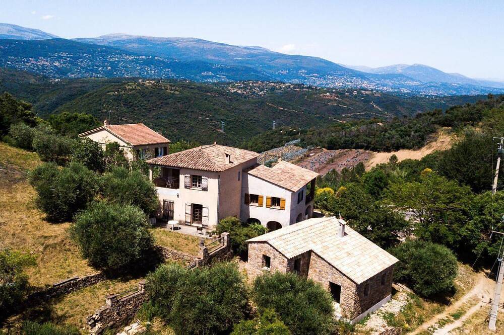 La Bastide Des Trois Pins in Tanneron, Region de Draguignan