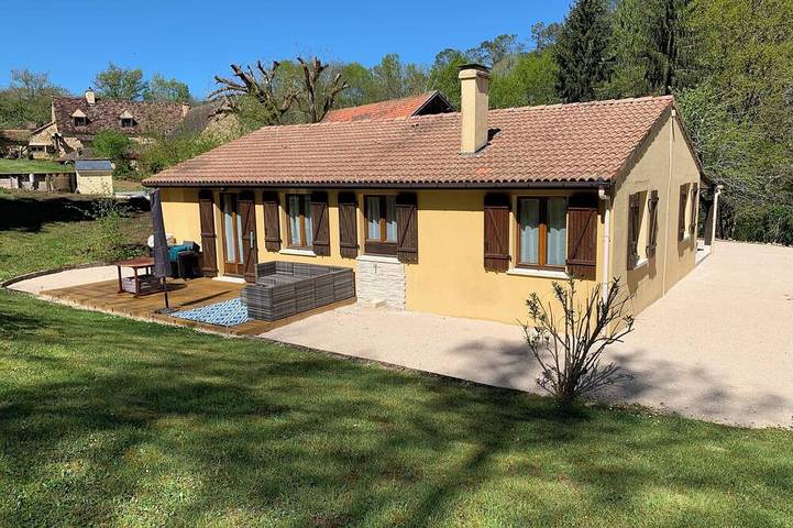 Maison de vacances pour 6 personnes, avec piscine ainsi que terrasse et jardin