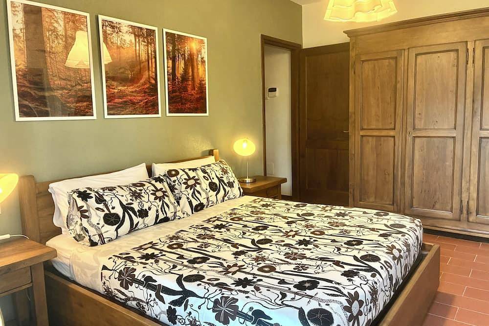 Villa with lake view, private garden and safe parking! in Bellagio, Comune di Bellagio