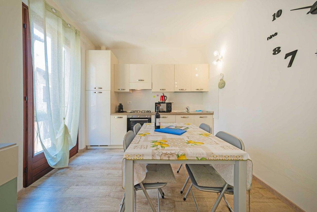 Ganze Wohnung, Apartmentsgarda - Residenza Emanuele in Torri del Benaco, Gardasee-Berge