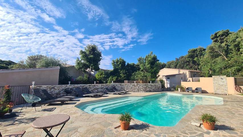 Parc de vacances pour 2 personnes, avec piscine et jardin en Corse - 2