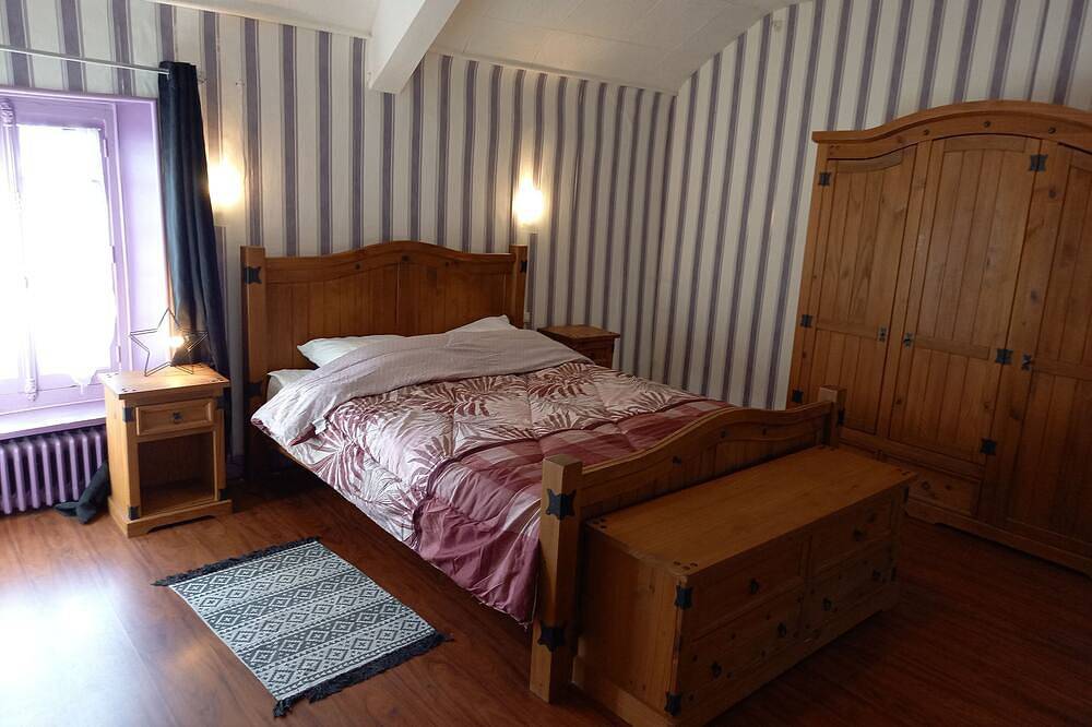 Family House for 8 – Peace & Nature Escape in Notre-Dame-de-Bonne-Nouvelle, Región de Caen