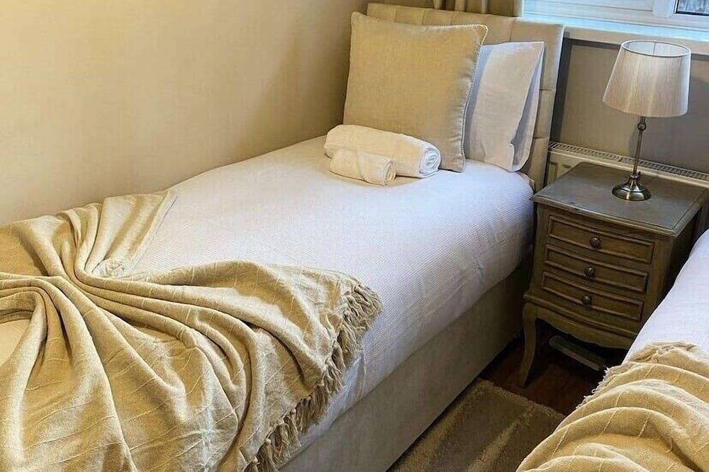 Rose Cottage - Hot Tub - Town Centre in Morpeth, Northumberland