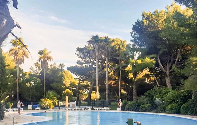 Gîte pour 5 personnes, avec terrasse et piscine dans Plage La Badine - 3