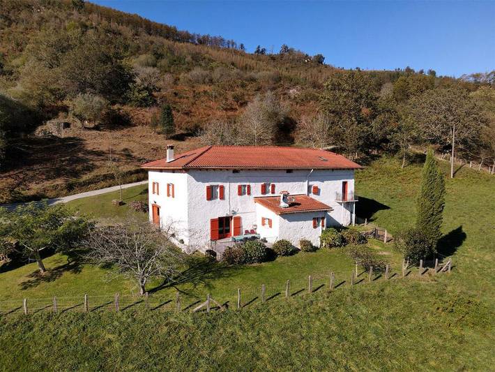 Casa rural para 11 personas, con Balcón y Terraza además de Jardín y Vistas en Vera de Bidasoa