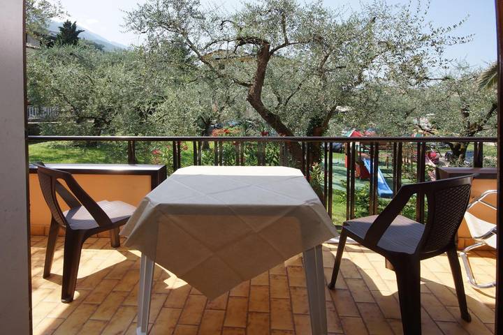 Gîte pour 4 personnes, avec piscine et balcon, adapté aux familles à Malcesine - 3