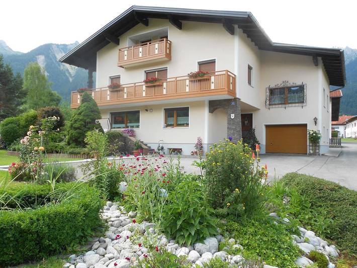Ferienwohnung für 4 Personen, mit Balkon und Garten in Höfen - 2