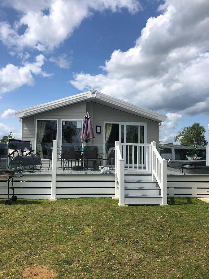 Holiday home for 7 people with hot tub in Tattershall, Lincolnshire