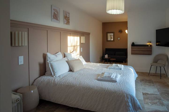 Location de vacances pour 2 personnes, avec jardin et jacuzzi à Corneilhan - 2
