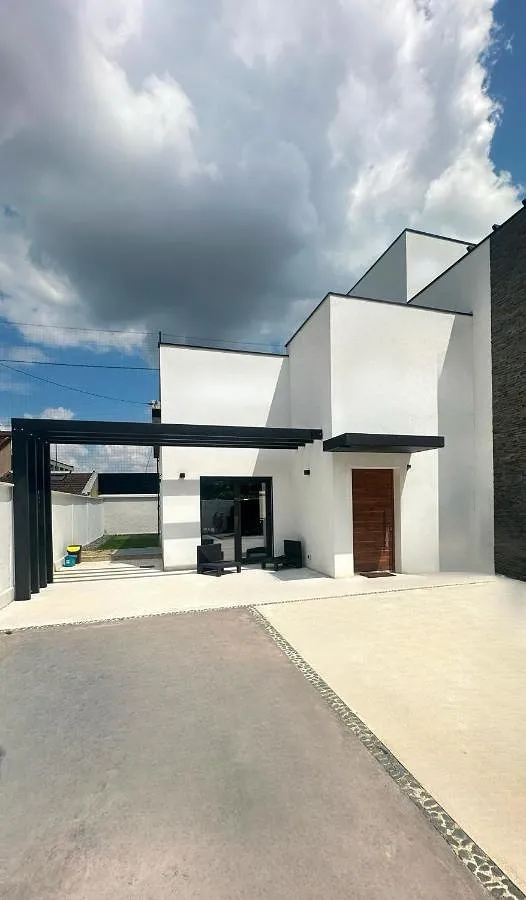 Chalet para 9 personas, con jacuzzi y jardín - 1