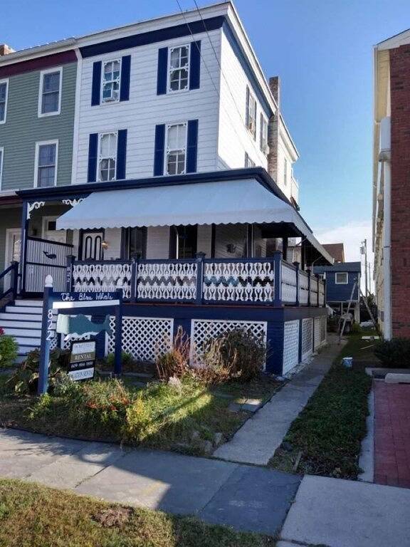 Ganze Wohnung, Ocean Views, seconds to the beach, and a 5 minute walk to downtown shopping! in Cape May, Cape May County