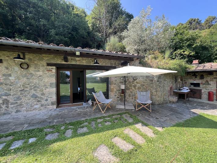 Casa rural para 4 personas, con jardín y piscina, Se admiten mascotas en Arezzo