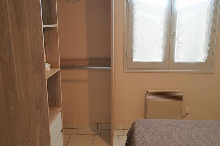 Gîte pour 5 personnes, avec terrasse ainsi que jardin et piscine à Thonac - 3